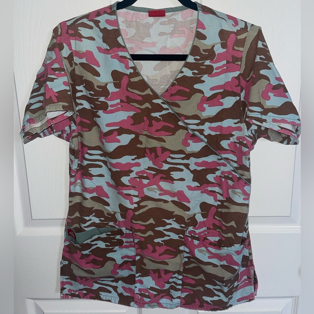 Dickies Camouflage V-Neck Women's Scrub Top